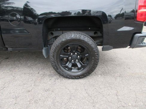 Used 2017 Chevrolet Silverado 1500 LT w/ Midnight Edition AWD/4WD image 21