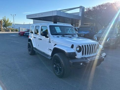 Used 2021 Jeep Wrangler Unlimited Sahara AWD/4WD image 4