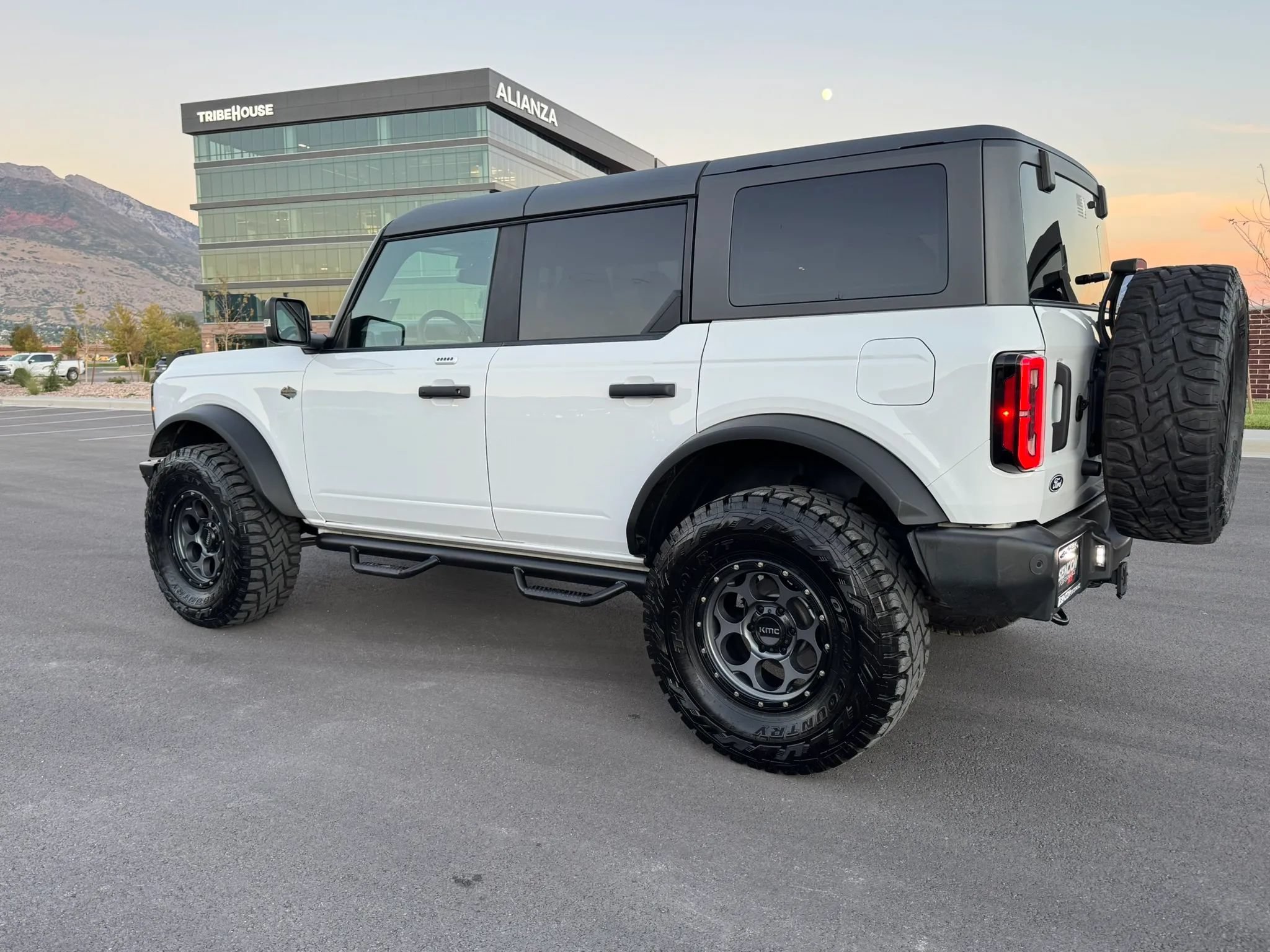 Used 2023 Ford Bronco Wildtrak AWD/4WD image 4