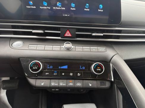 Used 2023 Hyundai Elantra SEL w/ Convenience Package FWD image 26