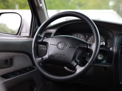 Used 2001 Toyota 4Runner SR5 image 26