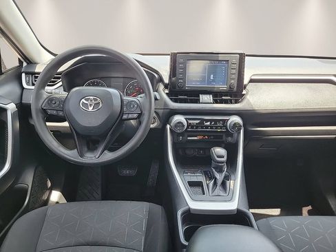 Used 2021 Toyota RAV4 XLE FWD image 10