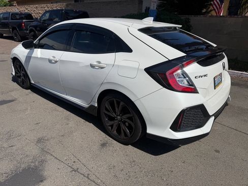 Used 2018 Honda Civic Sport image 9