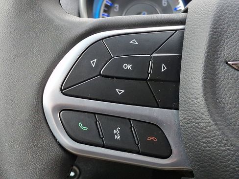 Used 2023 Chrysler 300 Touring w/ Sport Appearance Package image 22