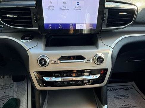 Used 2022 Ford Explorer XLT w/ Equipment Group 202A AWD/4WD image 25