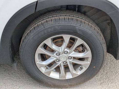 Used 2019 Hyundai Santa Fe SE AWD/4WD image 25