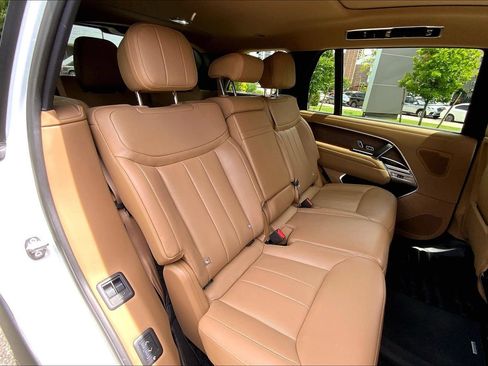 Used 2025 Land Rover Range Rover Long Wheelbase SE AWD/4WD image 19