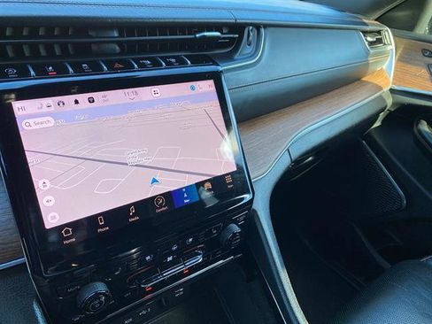 Used 2022 Jeep Grand Cherokee L Summit w/ Luxury Tech Group V image 32