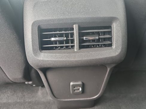 Used 2024 Chevrolet Equinox LT FWD image 12