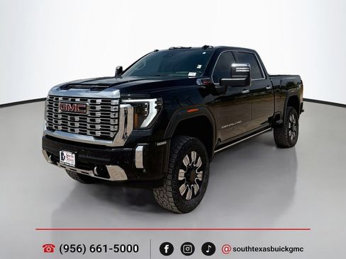 Used 2024 GMC Sierra 2500 Denali w/ Denali Reserve Package AWD/4WD image 3
