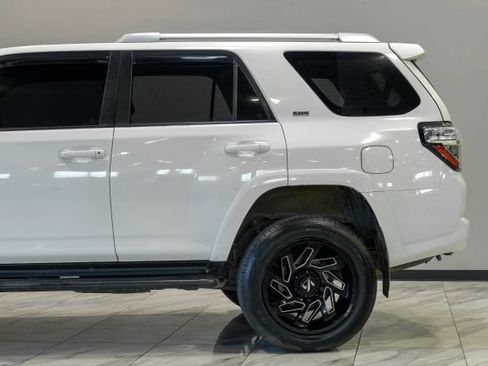 Used 2017 Toyota 4Runner SR5 RWD image 18