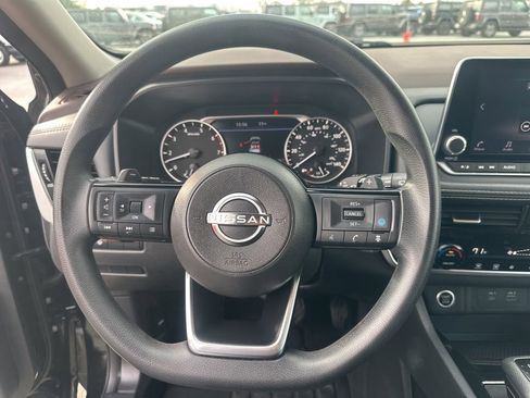 Used 2023 Nissan Rogue SV image 18