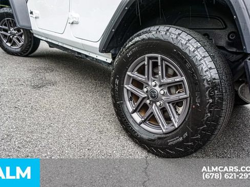 Used 2025 Jeep Wrangler Unlimited Sport AWD/4WD image 16