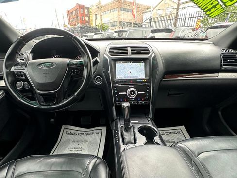 Used 2017 Ford Explorer Platinum AWD/4WD image 9