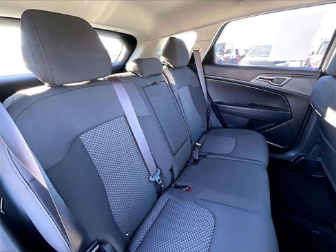 Used 2023 Kia Sportage LX image 15