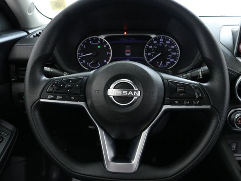 Used 2025 Nissan Sentra SV image 13