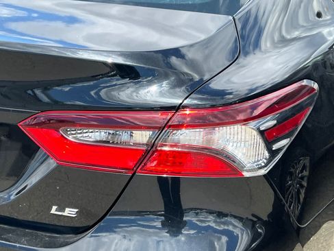 Used 2021 Toyota Camry LE w/ Convenience Package FWD image 18