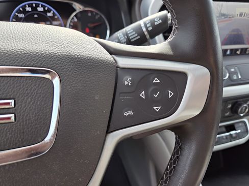 Used 2023 GMC Acadia SLT w/ Technology Package image 25