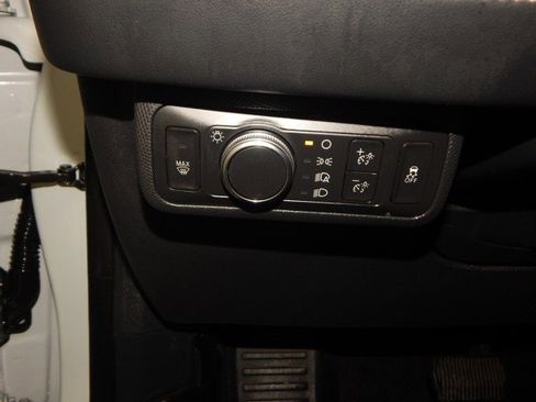 Used 2022 Ford Mustang Mach-E Select image 20