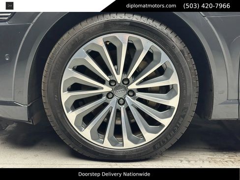 Used 2019 Audi e-tron Prestige w/ Prestige Package image 45
