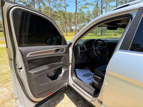 Used 2019 Volkswagen Atlas SE FWD image 11