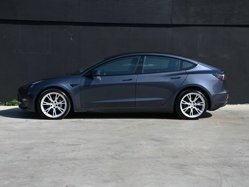 Used 2022 Tesla Model 3 RWD image 8