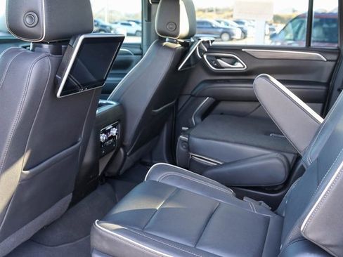 Used 2022 GMC Yukon XL SLT image 18