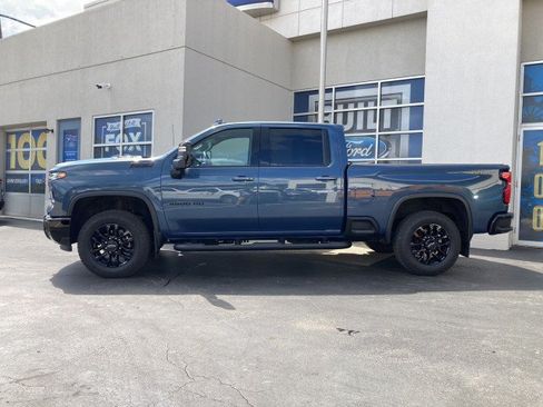 Used 2025 Chevrolet Silverado 2500 LTZ w/ Trail Boss Package AWD/4WD image 4