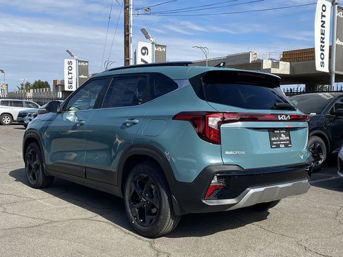 New 2026 Kia Seltos EX w/ EX Sunroof Package FWD image 6