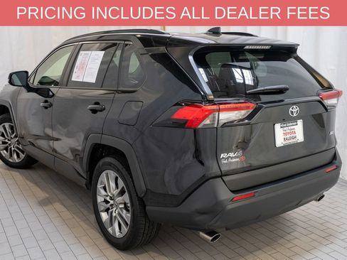 Used 2023 Toyota RAV4 XLE Premium FWD image 3