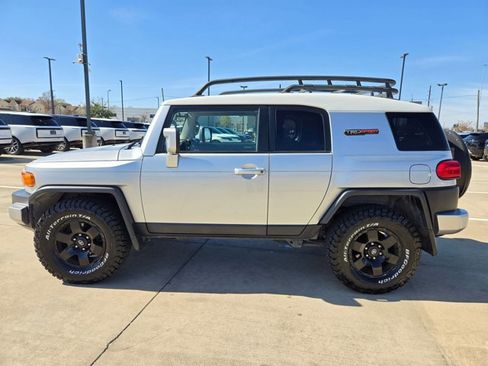 Used 2007 Toyota FJ Cruiser image 2