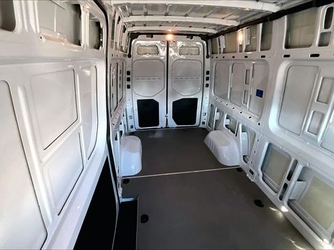 Used 2022 Mercedes-Benz Sprinter 3500 image 19