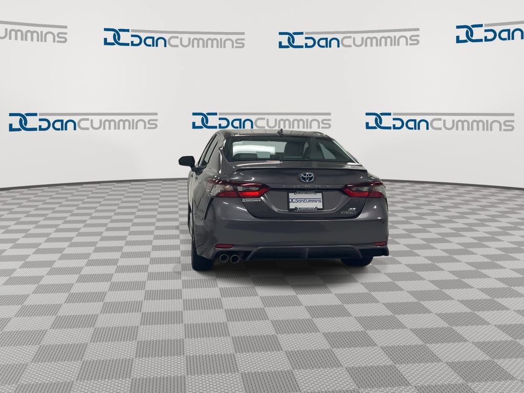 Used 2022 Toyota Camry SE FWD image 7