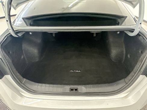 Used 2024 Nissan Altima 2.5 SV FWD image 29
