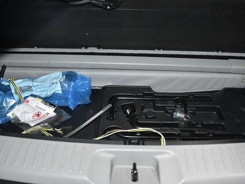 Used 2017 Toyota Highlander Limited image 36