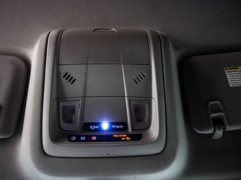 Used 2021 GMC Acadia SLE w/ Driver Convenience Package FWD image 23