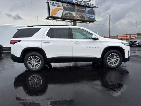 Used 2023 Chevrolet Traverse LT FWD image 9