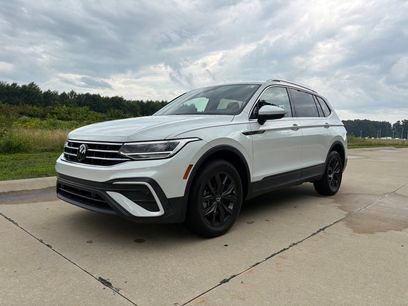 Used 2024 Volkswagen Tiguan SE