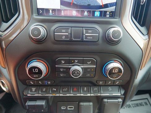 Used 2022 Chevrolet Silverado 3500 High Country w/ Z71 Off-Road Package AWD/4WD image 33