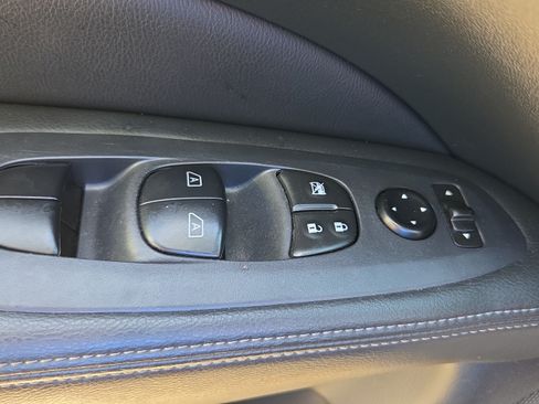 Used 2020 Nissan Pathfinder SV FWD image 28