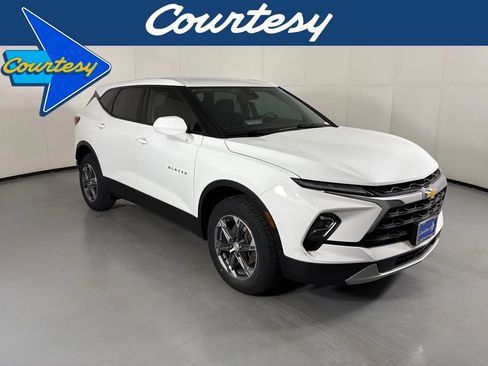 Used 2023 Chevrolet Blazer LT FWD image 1