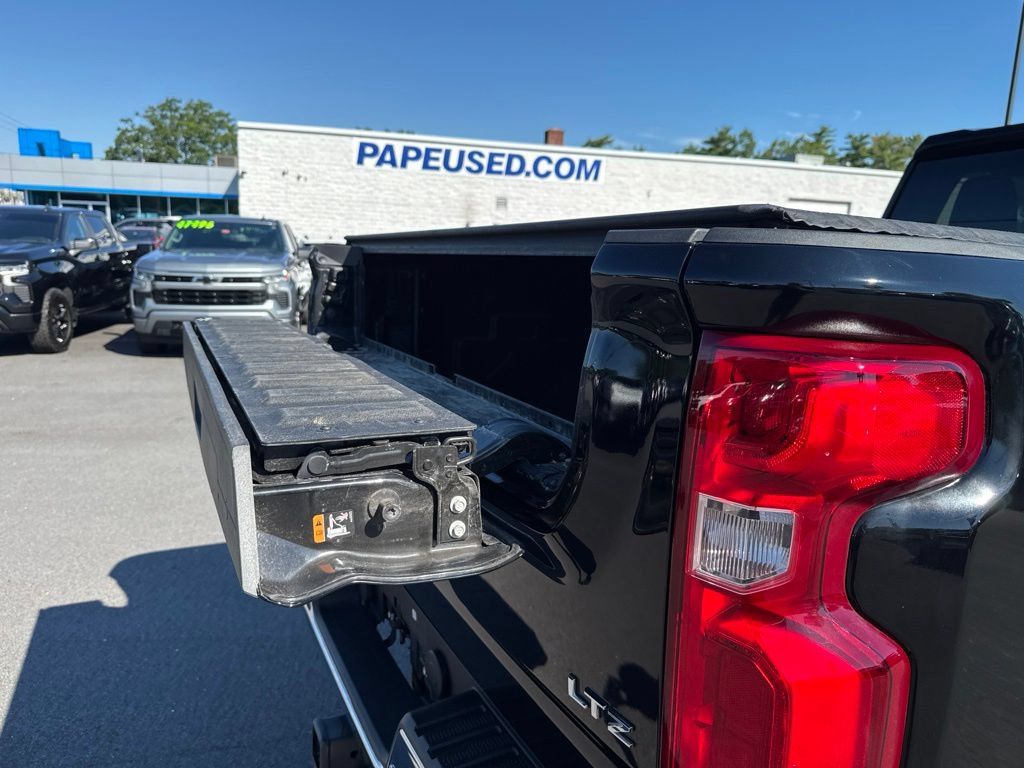 Used 2024 Chevrolet Silverado 2500 LTZ w/ LTZ Plus Package AWD/4WD image 8