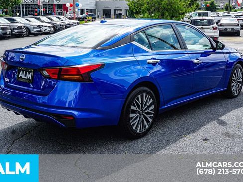 Used 2025 Nissan Altima 2.5 SV FWD image 6