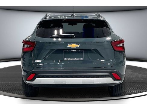 New 2026 Chevrolet Trax LT w/ LT Convenience Package FWD image 4