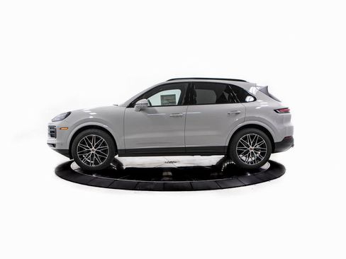 New 2026 Porsche Cayenne image 2