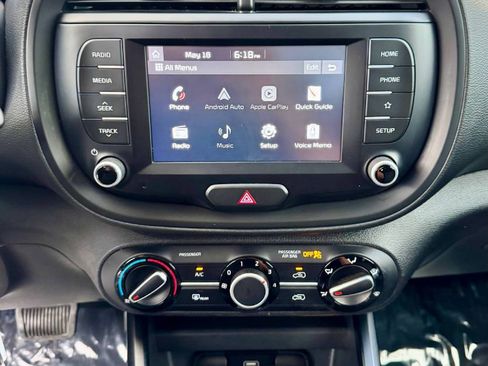Used 2020 Kia Soul LX FWD image 16