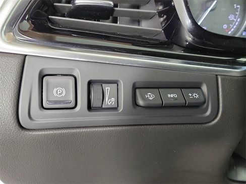 Certified 2023 Cadillac XT6 Premium Luxury w/ Platinum Package image 32