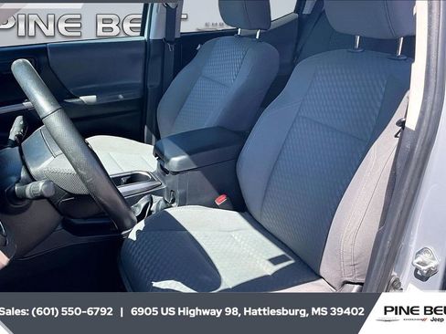 Used 2021 Toyota Tacoma SR5 w/ Technology Package image 18