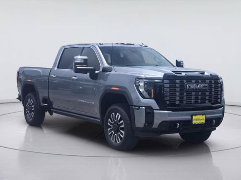 Used 2025 GMC Sierra 2500 Denali Ultimate w/ Max Trailering Package AWD/4WD image 3