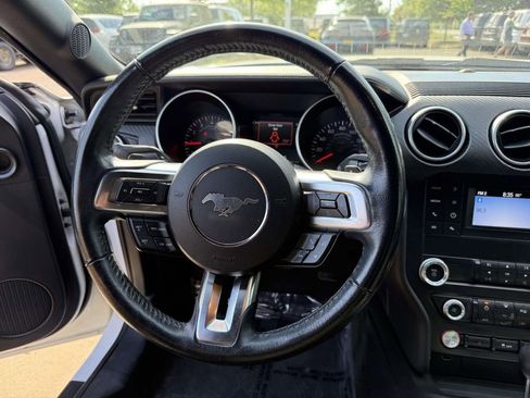 Used 2019 Ford Mustang Coupe RWD image 19